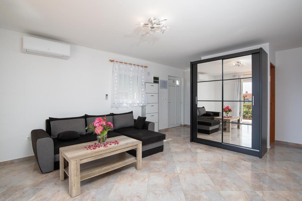 Apartmani Dujmovic Medulin Dış mekan fotoğraf